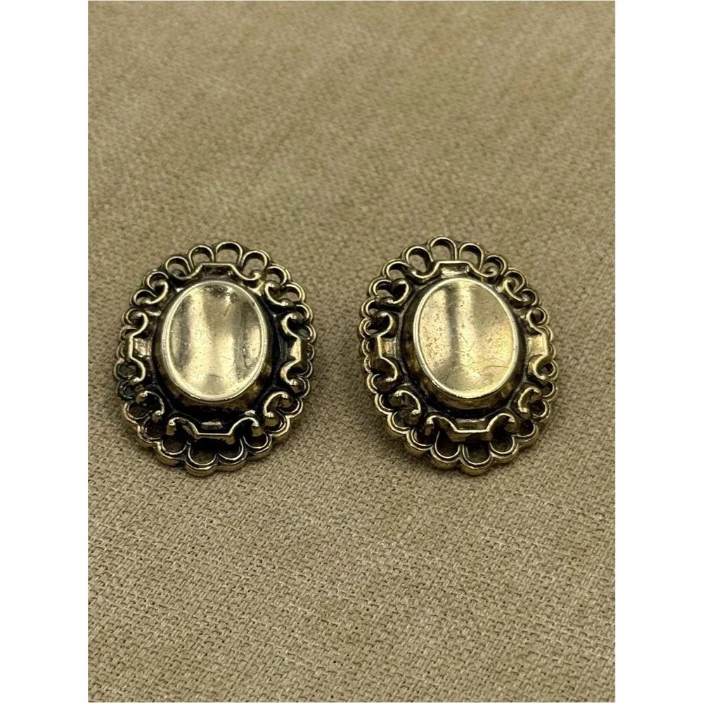 Vintage Marino Style Oval gold-Tone Filigree Clip Earrings